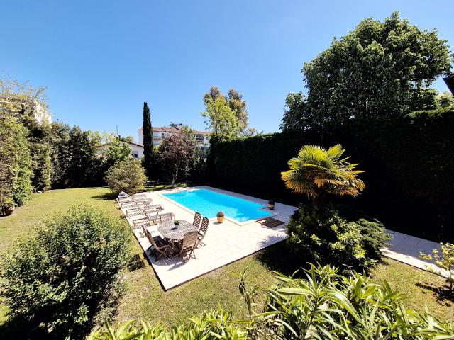 Maison 7 pièces 215 m²