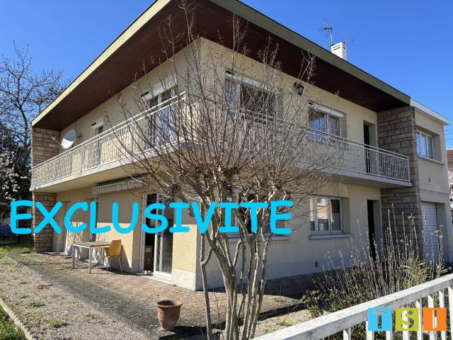 Maison 7 pièces 215 m²