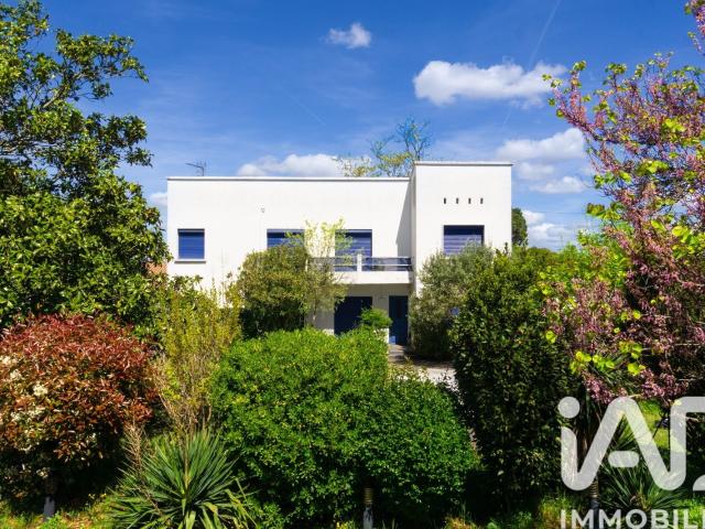 Maison 7 pièces 215 m²