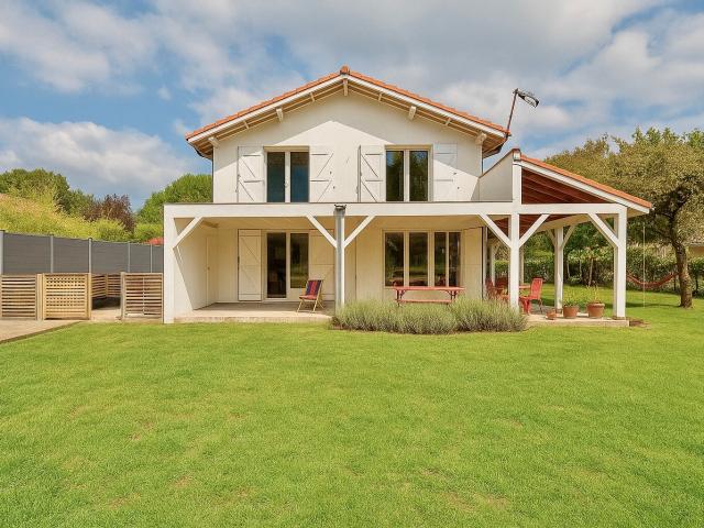 Maison 7 pièces 215 m²