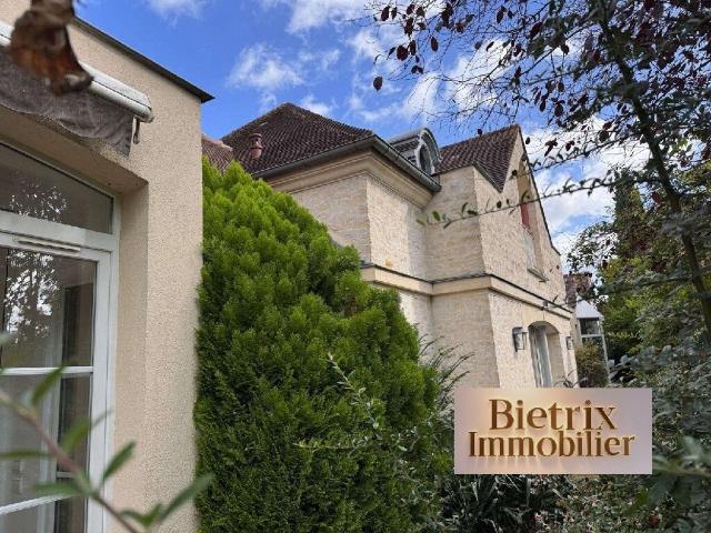 Maison 7 pièces, 215 m² à louer à L'Isle Adam 95290