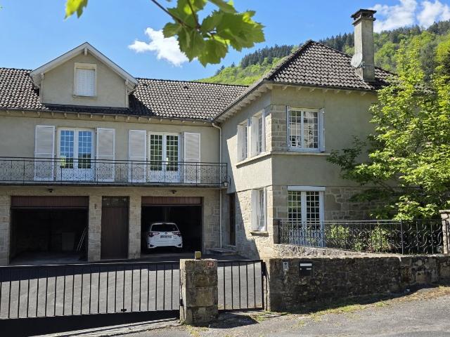 Maison 7 pièces 216 m²