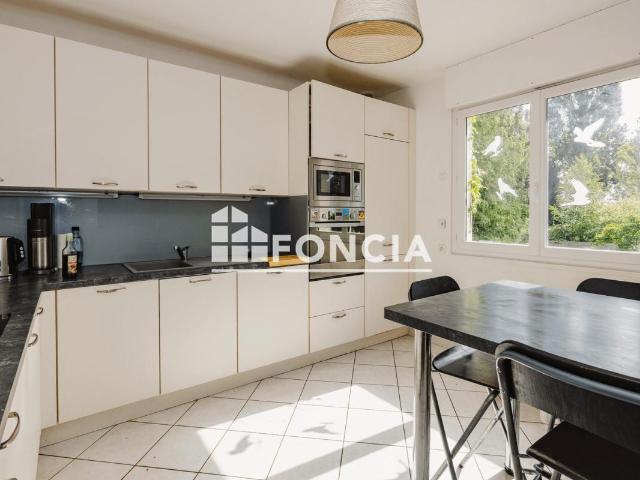 Maison 7 pièces 216 m²