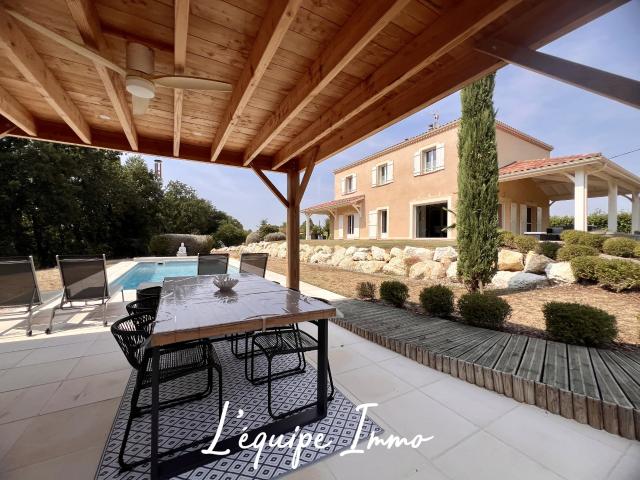 Maison 7 pièces 216 m²