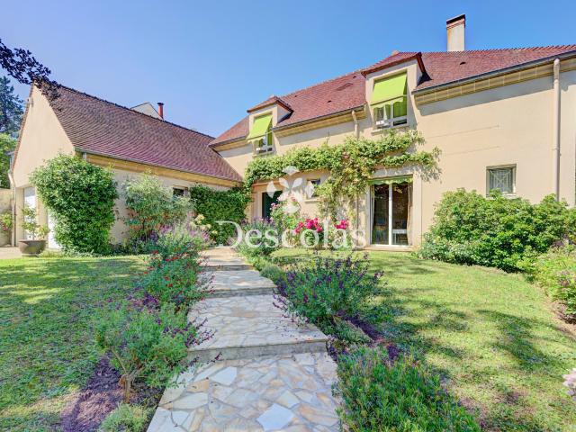 Maison 7 pièces 216 m²