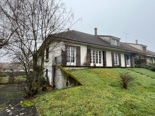 Maison 7 pièces 216 m²