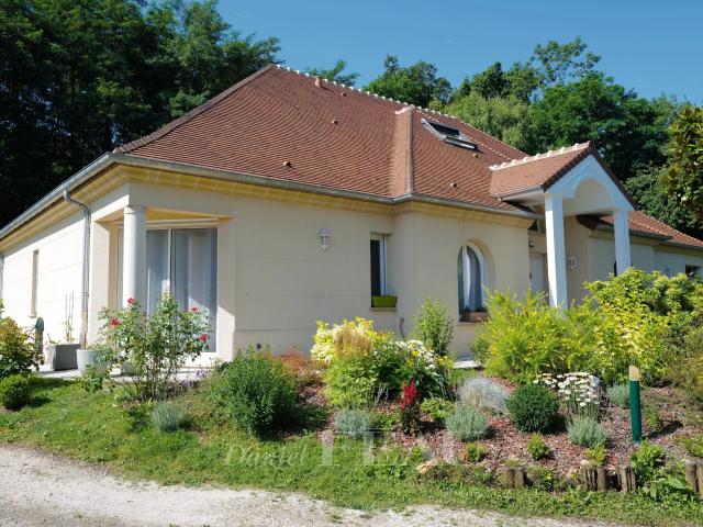 Maison 7 pièces 216 m²