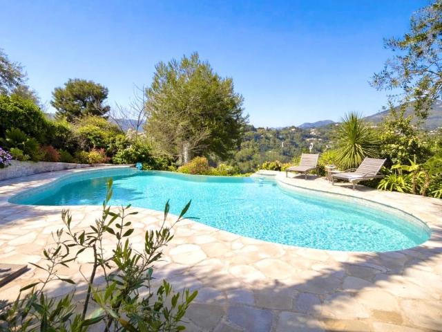 Maison 7 pièces 216 m²
