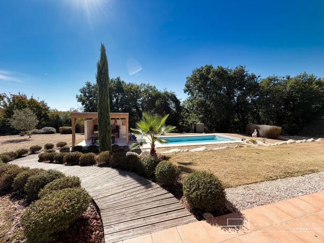 Maison 7 pièces 216 m²