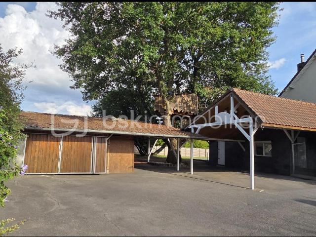 Maison 7 pièces 216 m²