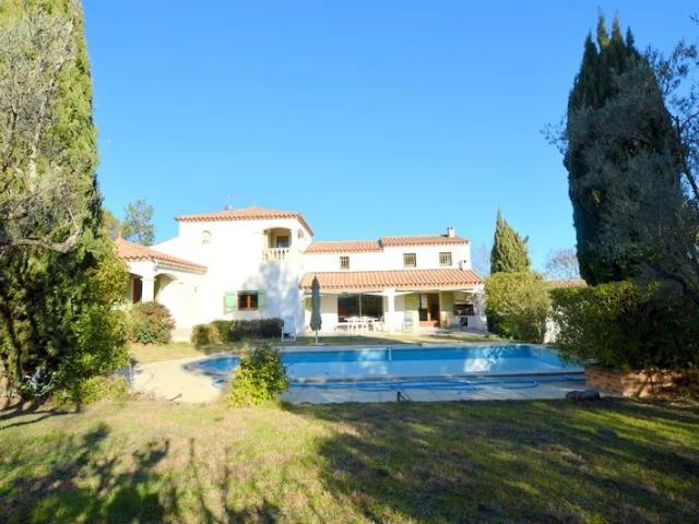Maison 7 pièces 217 m²