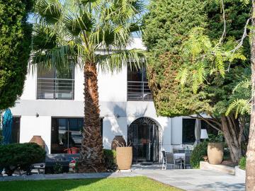 Maison 7 pièces 217 m²