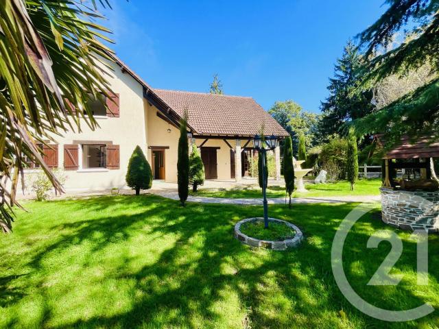Maison 7 pièces 217 m²