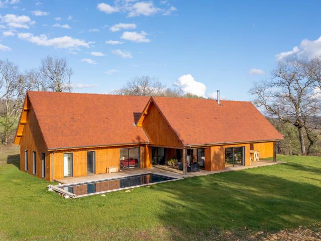 Maison 7 pièces 217 m²