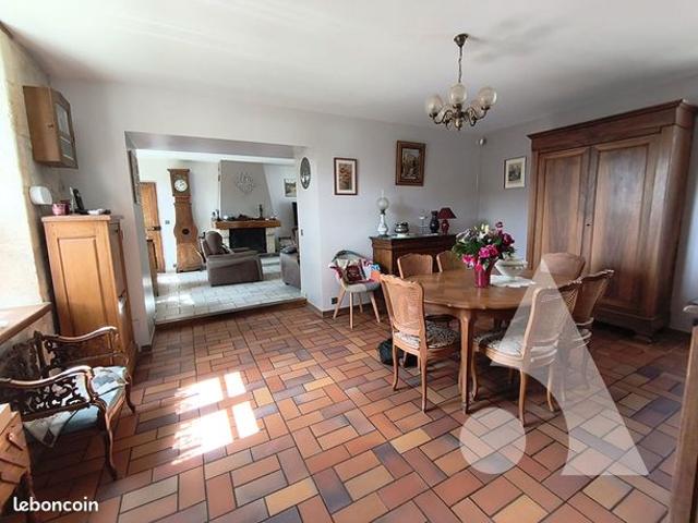 Maison 7 pièces 217 m²