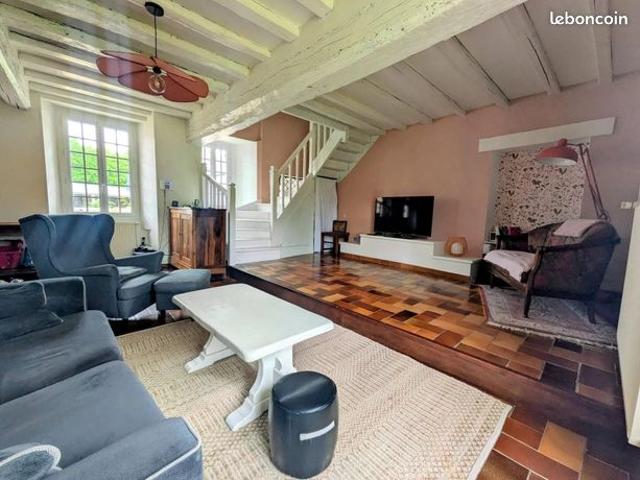 Maison 7 pièces 217 m²