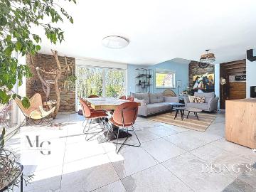 Maison 8 pièces 219 m²