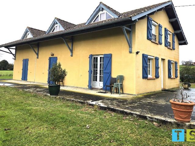 Maison 7 pièces 218 m²