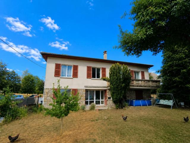 Maison 7 pièces 218 m²
