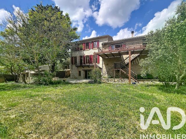 Maison 7 pièces 218 m²