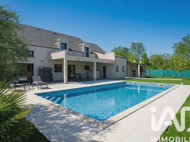 Maison 7 pièces 218 m²