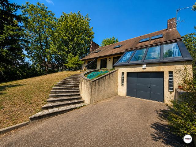 Maison 7 pièces 218 m²
