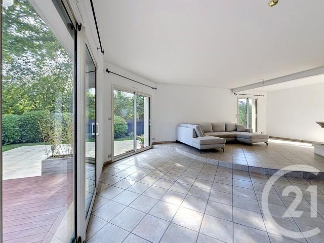 Maison 7 pièces 218 m²