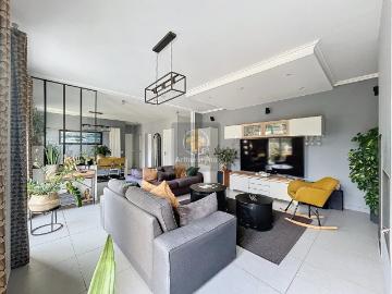 Maison 7 pièces 218 m²