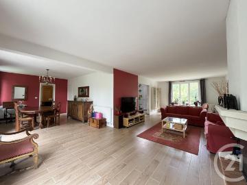 Maison 7 pièces 218 m²