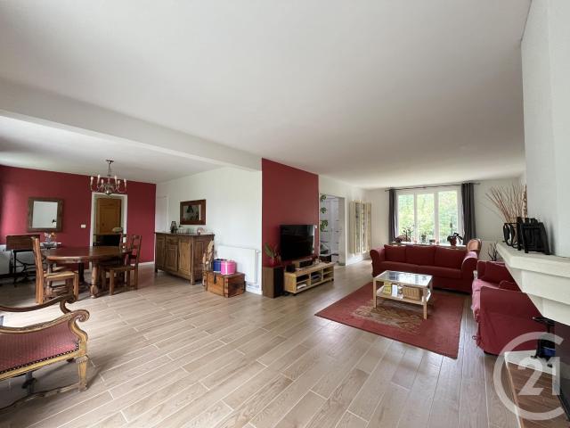 Maison 7 pièces 218 m²