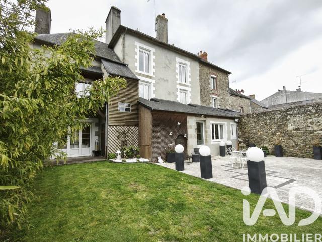 Maison 7 pièces 219 m²