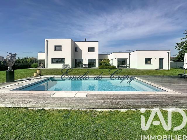 Maison 7 pièces 219 m²