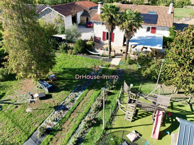Maison 7 pièces 219 m²