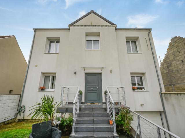Maison 7 pièces 219 m²