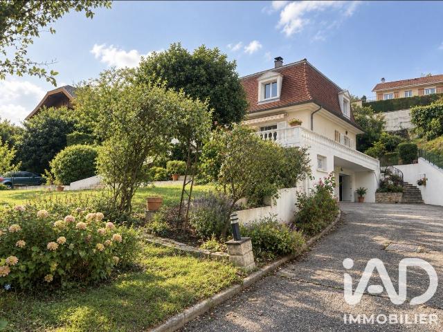 Maison 7 pièces 219 m²