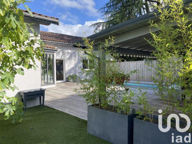 Maison 7 pièces 210 m²