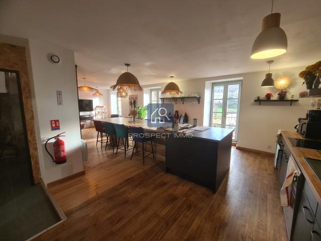Maison 7 pièces 210 m²