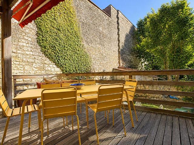 Maison 7 pièces 210 m²