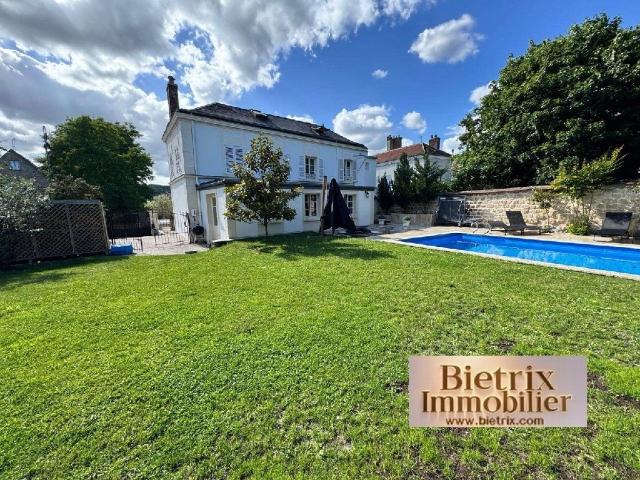 Maison 7 pièces 210 m²