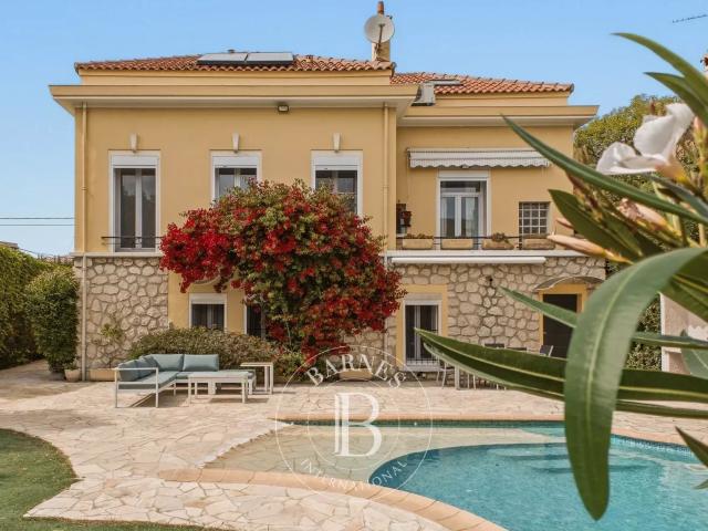 Maison 7 pièces 210 m²