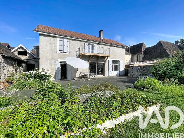 Maison 7 pièces 210 m²