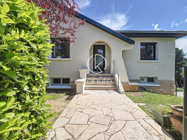Maison 7 pièces 210 m²
