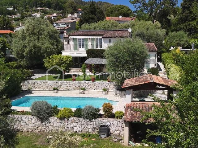 Maison 7 pièces 210 m²