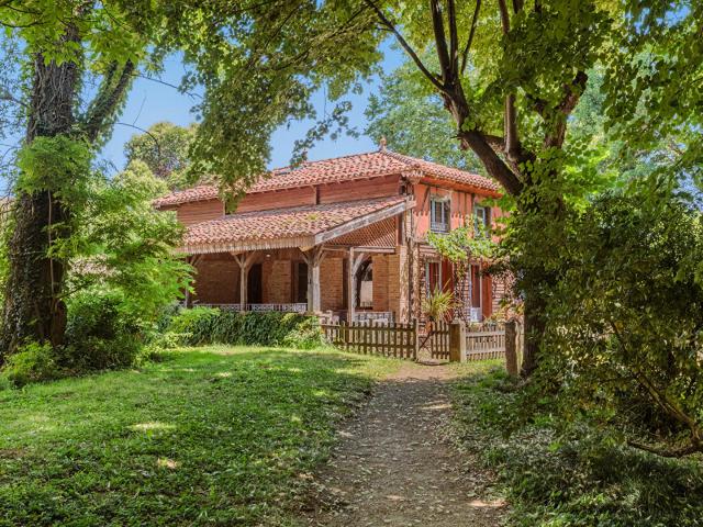 Maison 7 pièces 210 m²