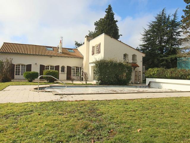Maison 7 pièces 210 m²