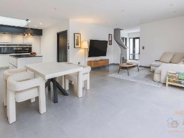 Maison 7 pièces 210 m²