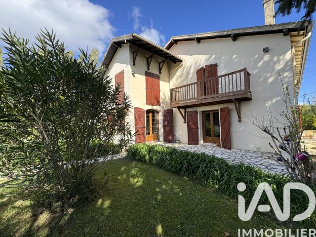 Maison 7 pièces 210 m²