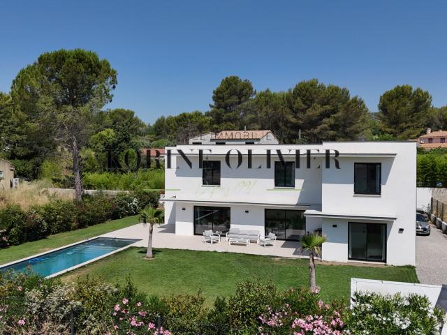 Maison 7 pièces 210 m²