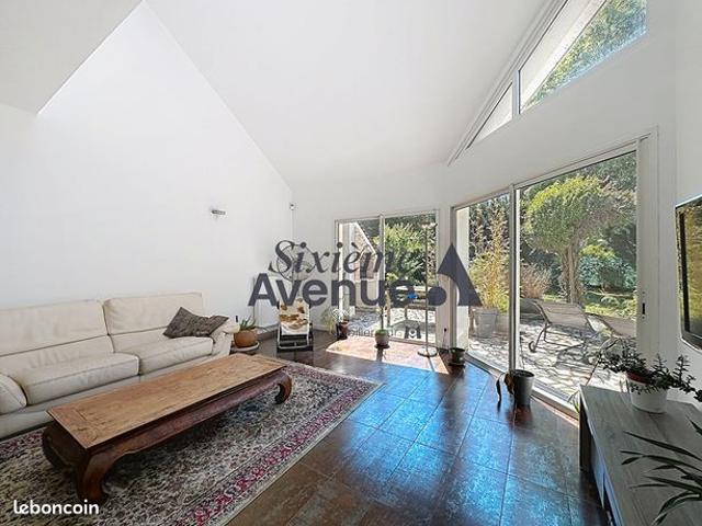 Maison 7 pièces 210 m²