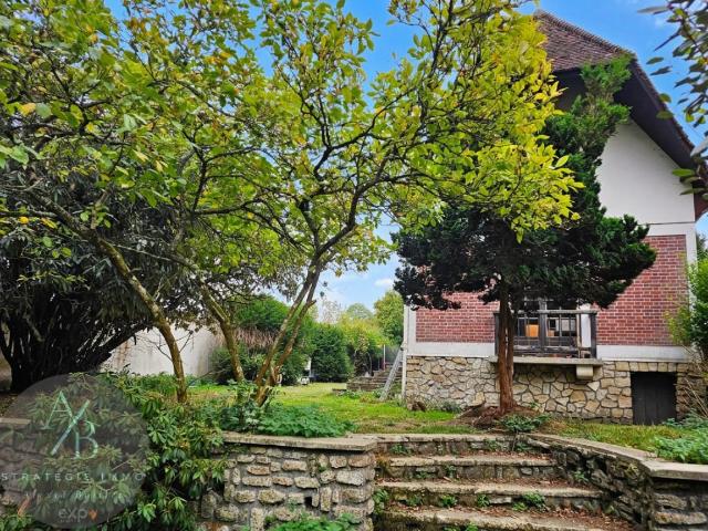 Maison 7 pièces 210 m²